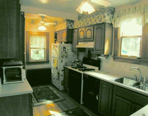 7 Roxbury Road Forest Hills, PA 15221 - Photo 4 of 7 Gallery Image 4
