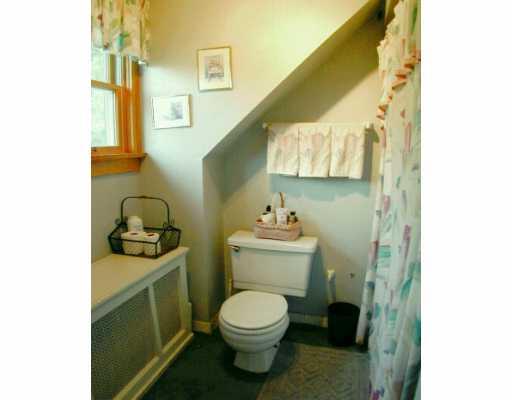 7 Roxbury Road Forest Hills, PA 15221 - Photo 6 of 7 Gallery Image 6