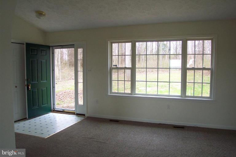 984 Nesbitt Road Colora, MD 21917 - Photo 3 of 12 Living Room