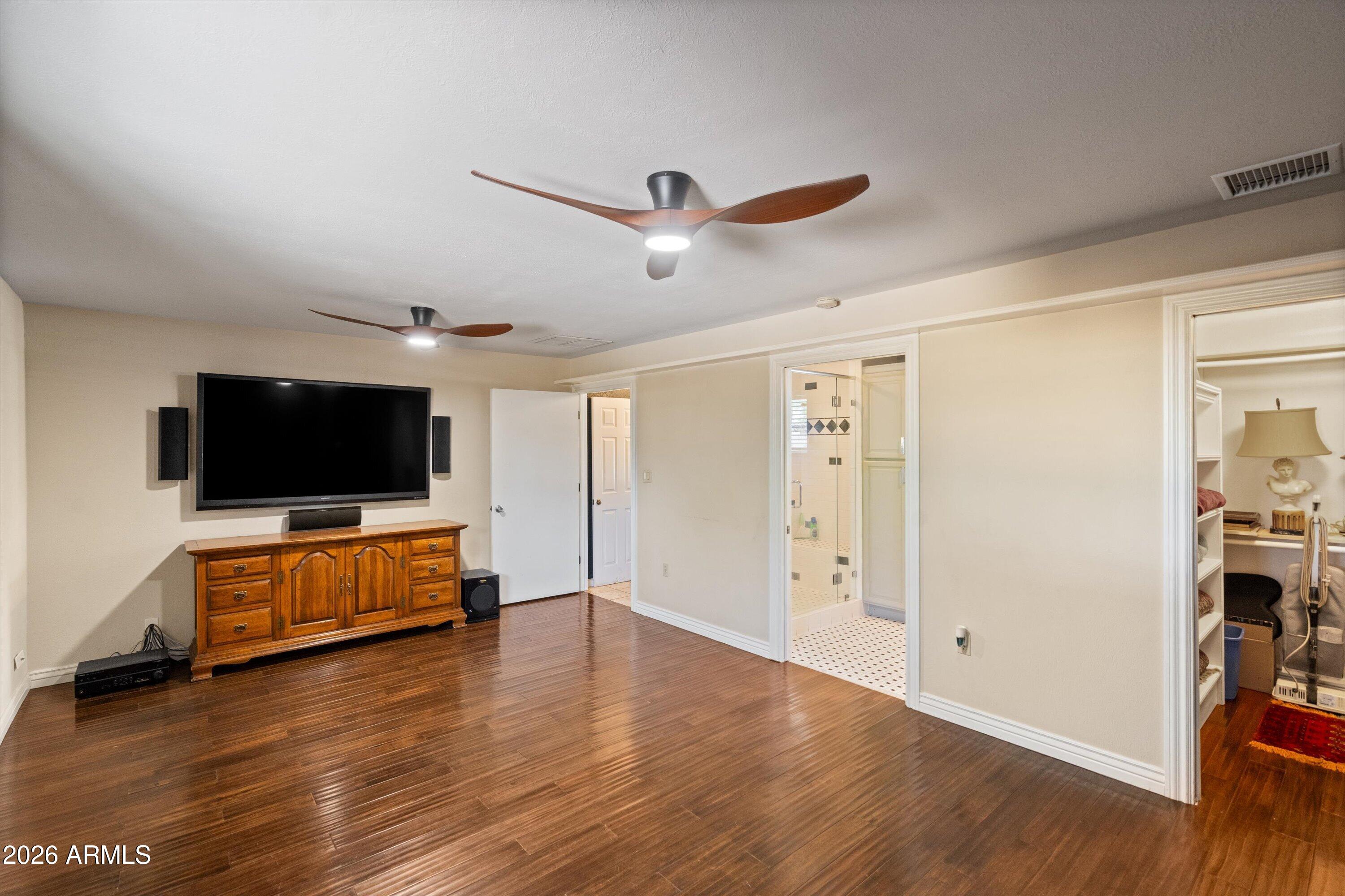 5525 North 12th Street Phoenix, AZ 85014 - Photo 21 of 59 31-Primary Bedroom 1