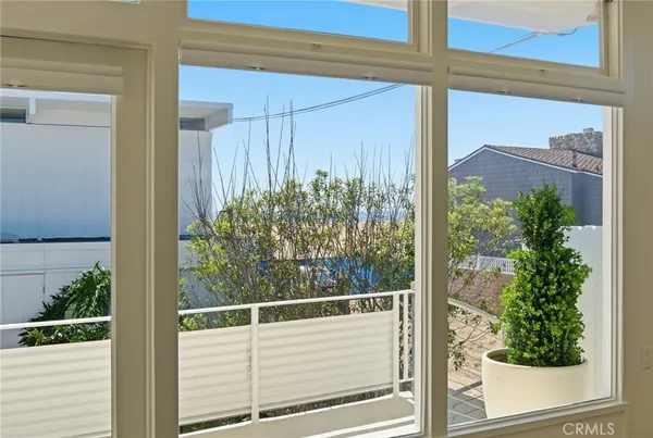 $3,500 | 1210 1/2 West Oceanfront, Unit 1/2, Newport Beach, CA 92661