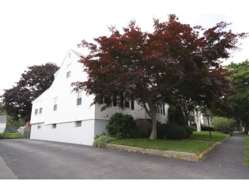 10 Running Brook Road Boston, MA 02132 - Photo 3 of 23 Gallery Image 3