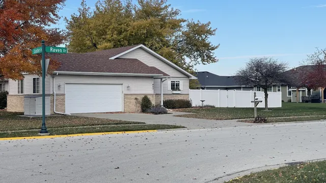 $310,000 | 407 Raven Drive, Manteno, IL 60950