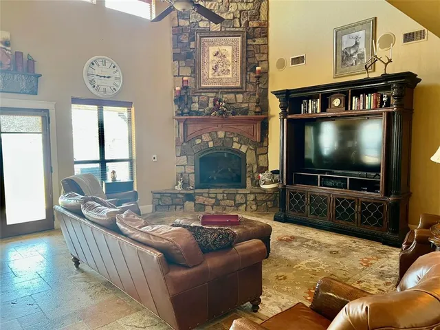 $975,000 | 202 Storey Road, Nocona, TX 76255