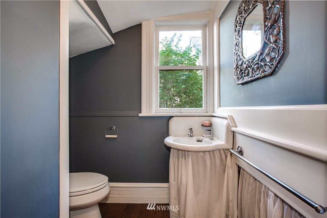 1415 35th Avenue Seattle, WA 98122 - Photo 17 of 25