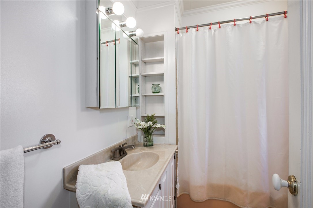 1415 35th Avenue Seattle, WA 98122 - Photo 22 of 25