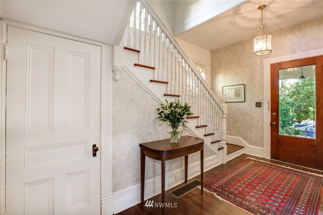 1415 35th Avenue Seattle, WA 98122 - Photo 7 of 25