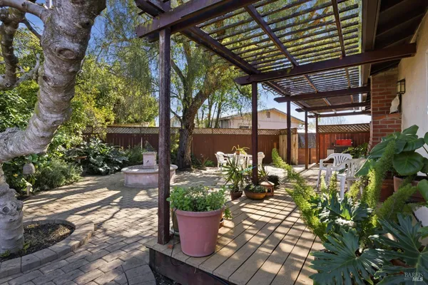 $666,000 | 272 Adele Avenue, Rohnert Park, CA 94928