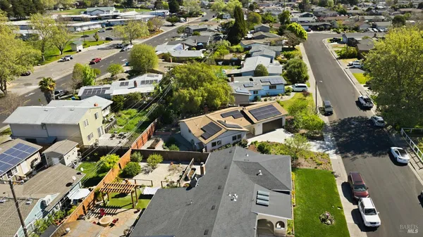 $666,000 | 272 Adele Avenue, Rohnert Park, CA 94928