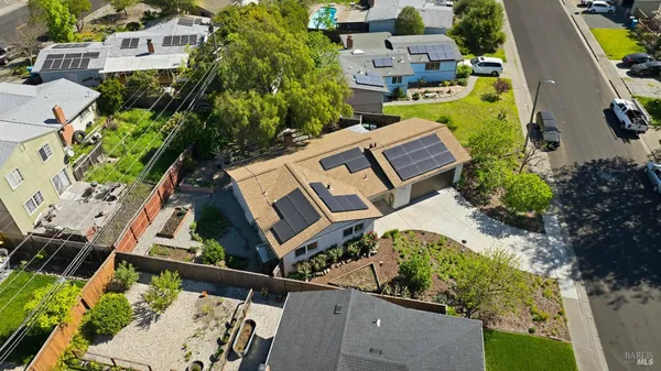 $666,000 | 272 Adele Avenue, Rohnert Park, CA 94928