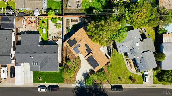 $666,000 | 272 Adele Avenue, Rohnert Park, CA 94928