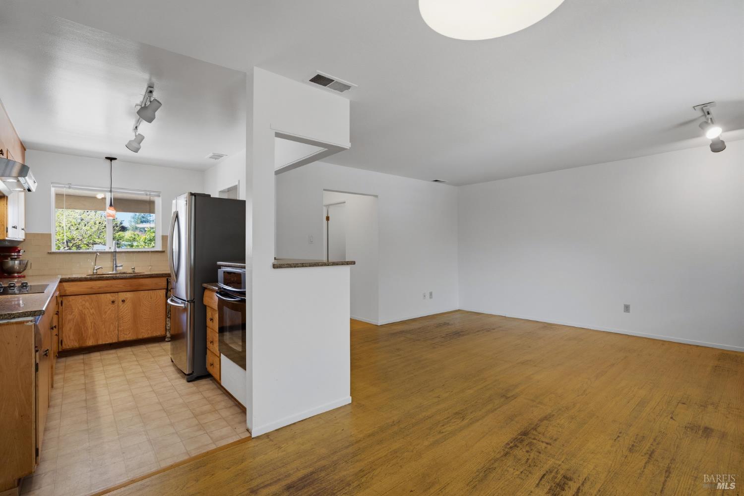 272 Adele Avenue Rohnert Park, CA 94928 - Photo 10 of 41