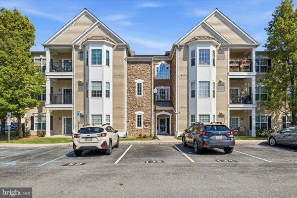 $305,000 | 121 Creekside Drive, Unit 121, Brookhaven, PA 19015