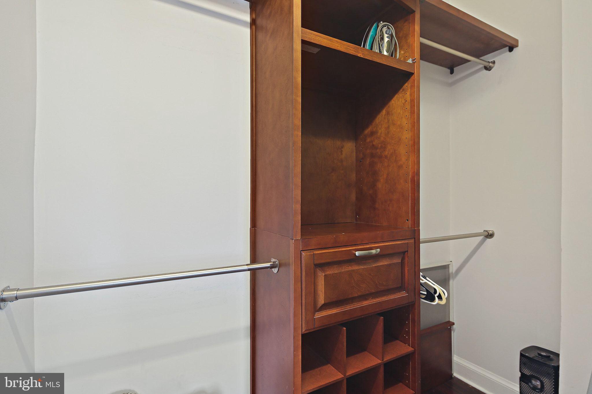 32 East Street Annapolis, MD 21401 - Photo 25 of 34 a view of closet