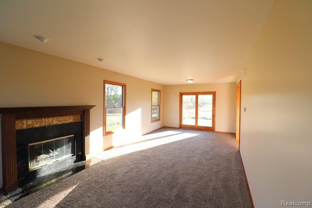623 South Elba Road Lapeer, MI 48446 - Photo 2 of 20 IMG_1520.jpg