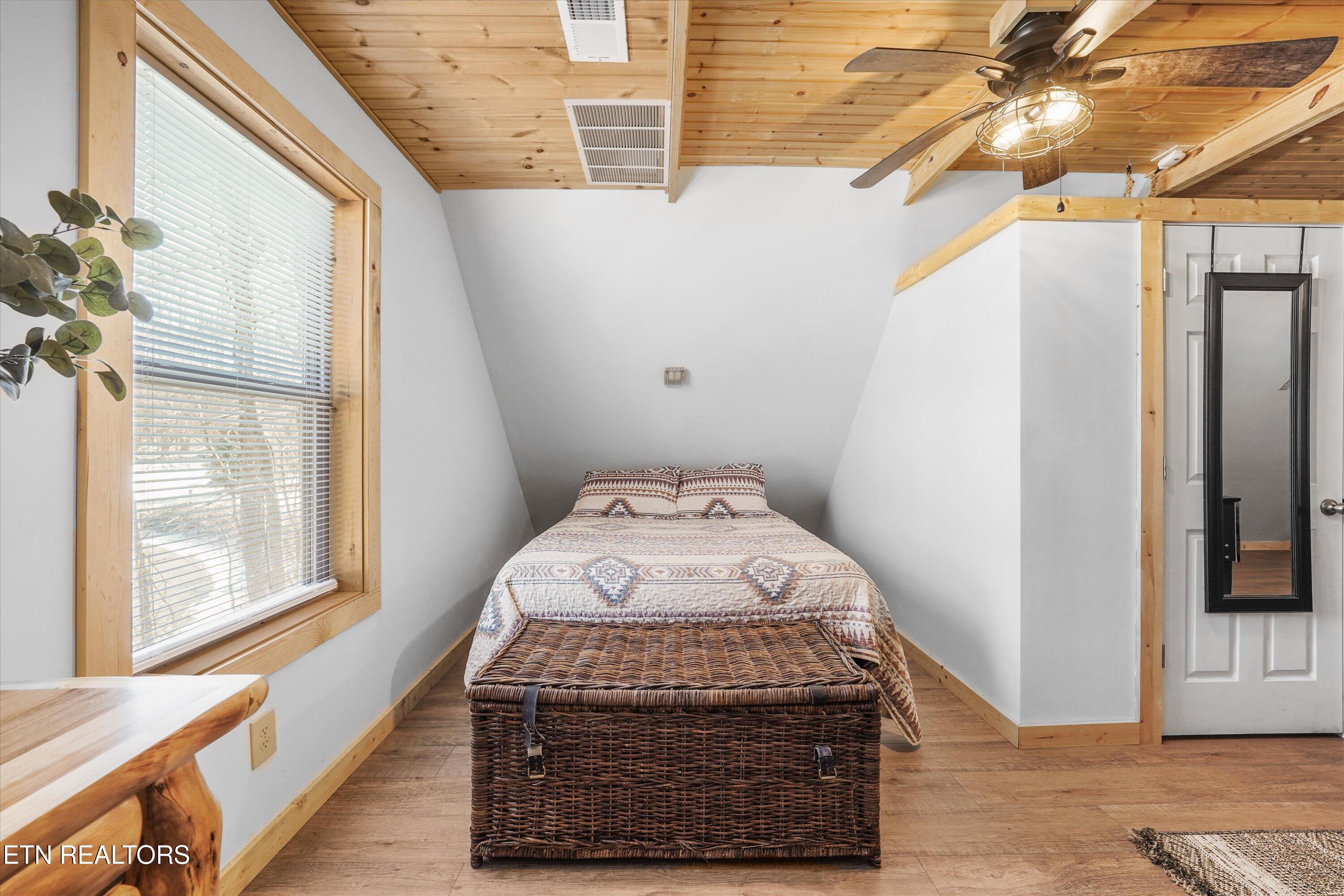 5236 Mathis Branch Road Gatlinburg, TN 37738 - Photo 21 of 50 2nd Bedroom