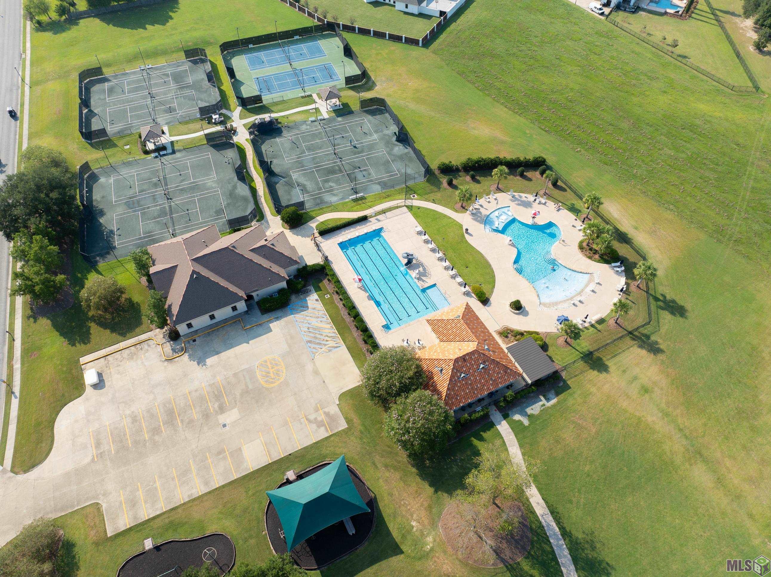 1880 Tiger Crossing Drive Baton Rouge, LA 70810 - Photo 21 of 39 Amenities Galore