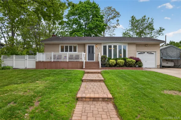 $735,000 | 35 Genesee Drive, Commack, NY 11725