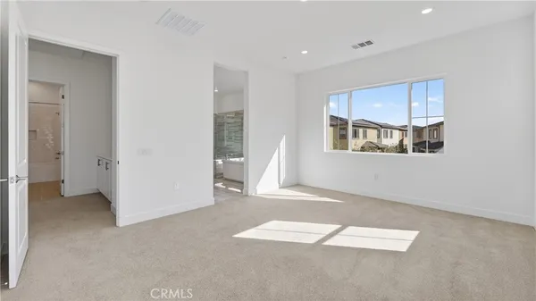 a view of empty room with a window