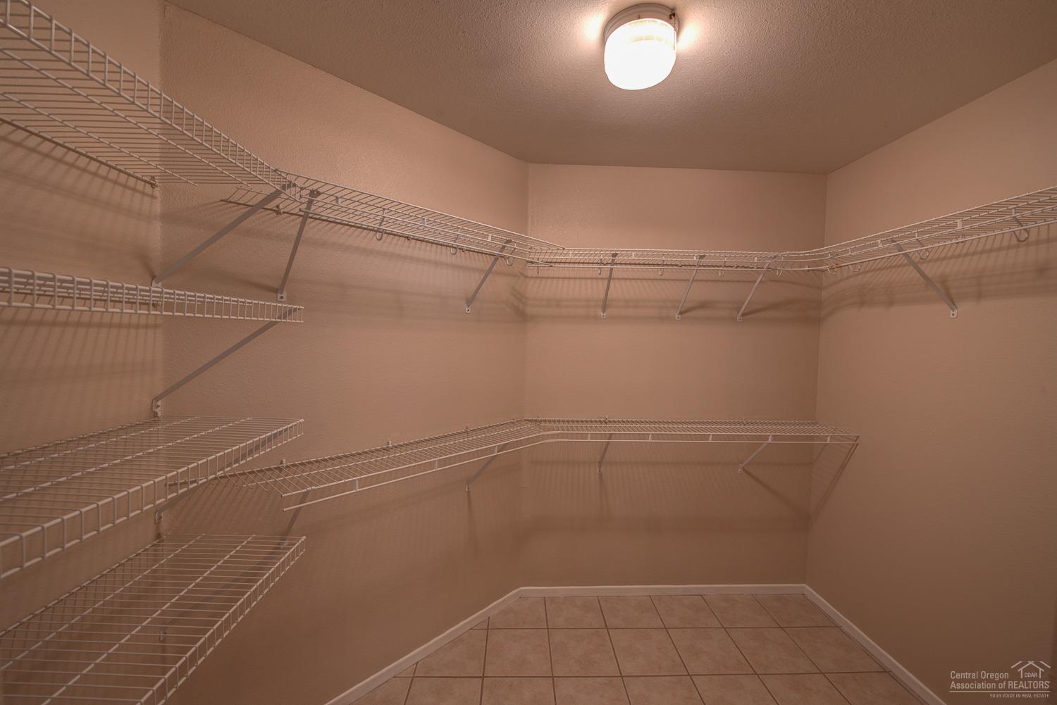17265 Bakersfield Road Bend, OR 97707 - Photo 14 of 24 Gallery Image 14