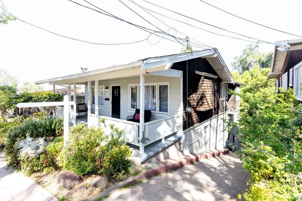 $1,888,888 | 373 Moraga Avenue, Piedmont, CA 94611