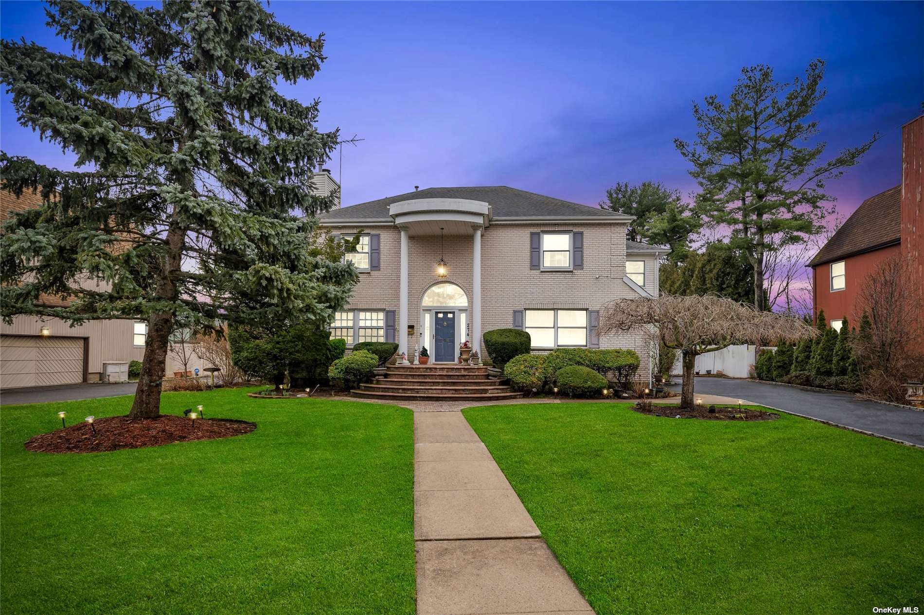 274 Park Avenue, Westbury, NY 11590 Compass