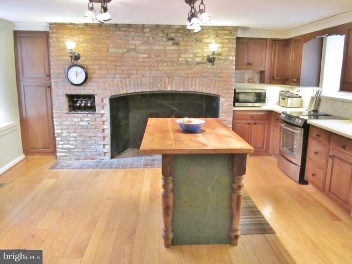 801 Brintons Bridge Road West Chester, PA 19382 - Photo 11 of 25 Kitchen