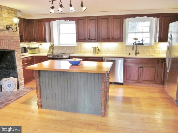 801 Brintons Bridge Road West Chester, PA 19382 - Photo 12 of 25 Kitchen