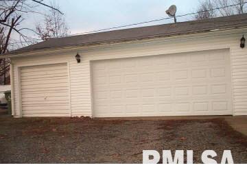 2113 Waltonville Road Mount Vernon, IL 62864 - Photo 2 of 14 Gallery Image 2