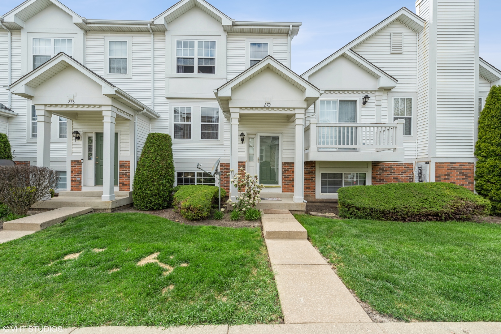 272 Holiday Lane Hainesville, IL 60073 - Photo 2 of 15
