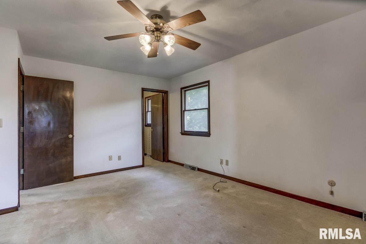 805 Freemans Farm Road Springfield, IL 62704 - Photo 17 of 36