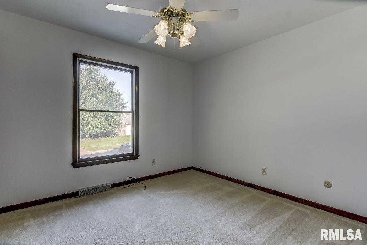 805 Freemans Farm Road Springfield, IL 62704 - Photo 29 of 36