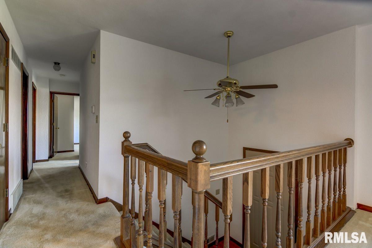 805 Freemans Farm Road Springfield, IL 62704 - Photo 3 of 36