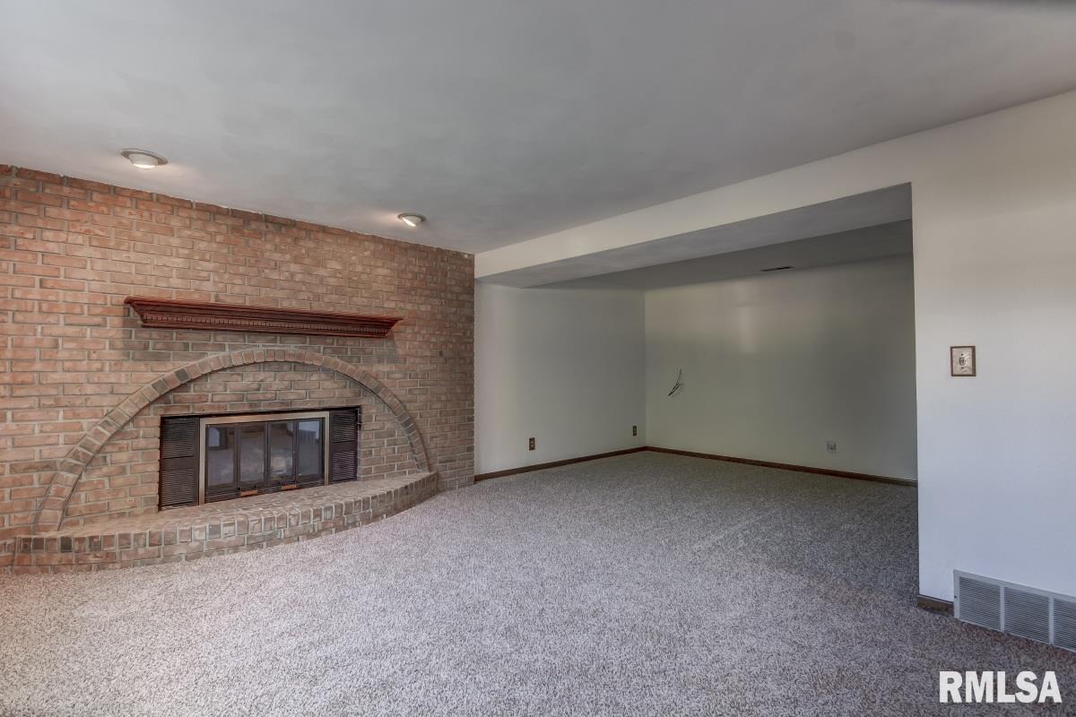 805 Freemans Farm Road Springfield, IL 62704 - Photo 33 of 36