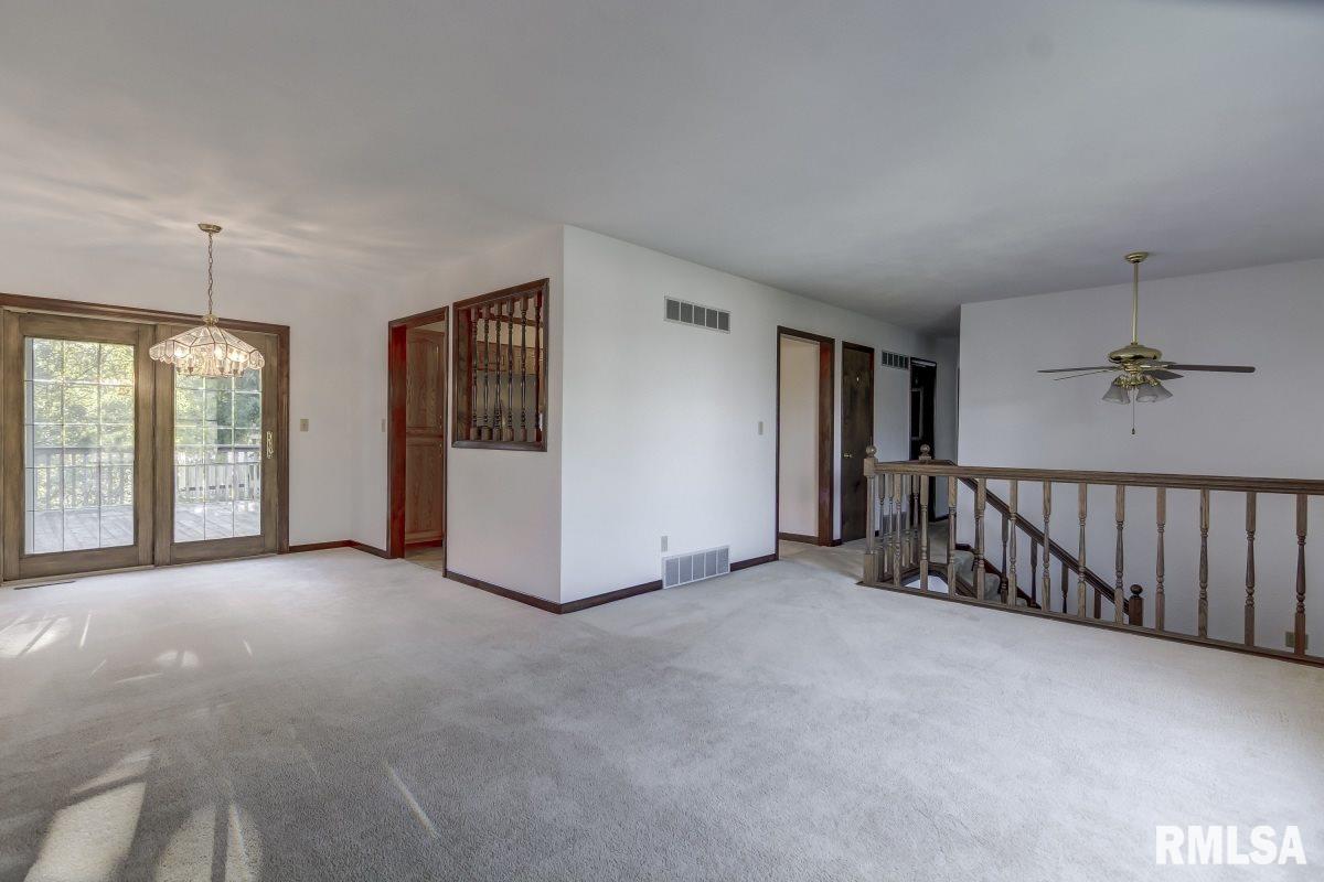 805 Freemans Farm Road Springfield, IL 62704 - Photo 5 of 36