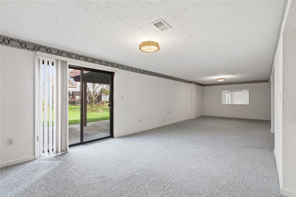 1113 Old Farm Road Lawrence, PA 15055 - Photo 28 of 35