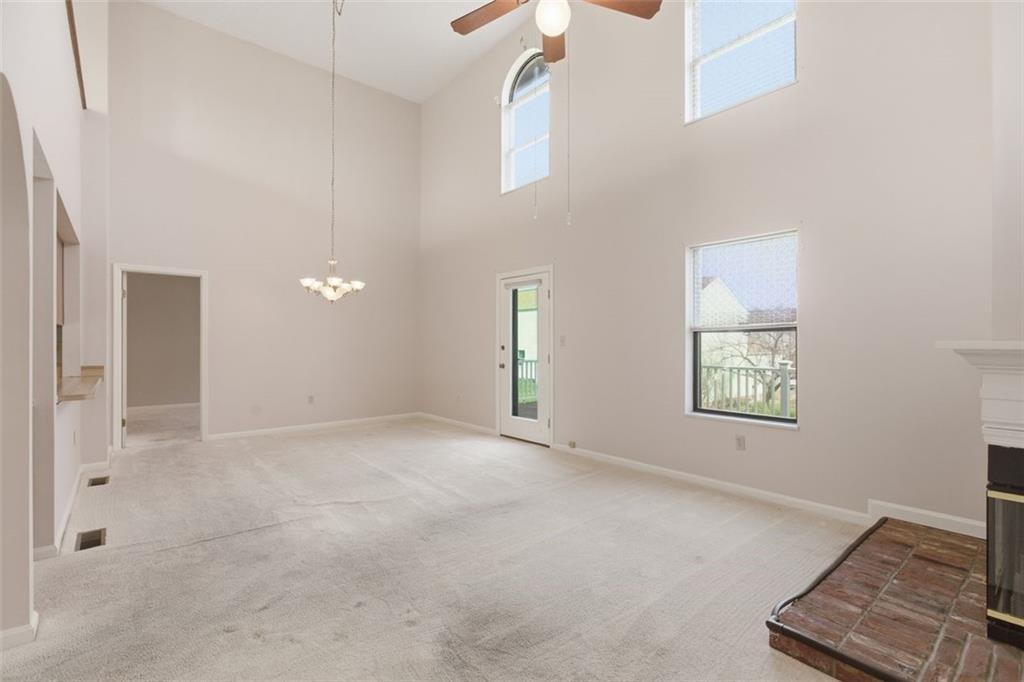 1113 Old Farm Road Lawrence, PA 15055 - Photo 4 of 35