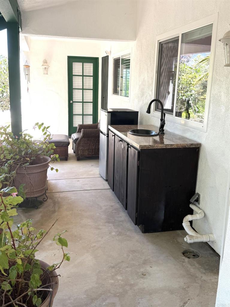 524 Rosvall Drive Fallbrook, CA 92028 - Photo 39 of 77 Outdoor Kitchen
