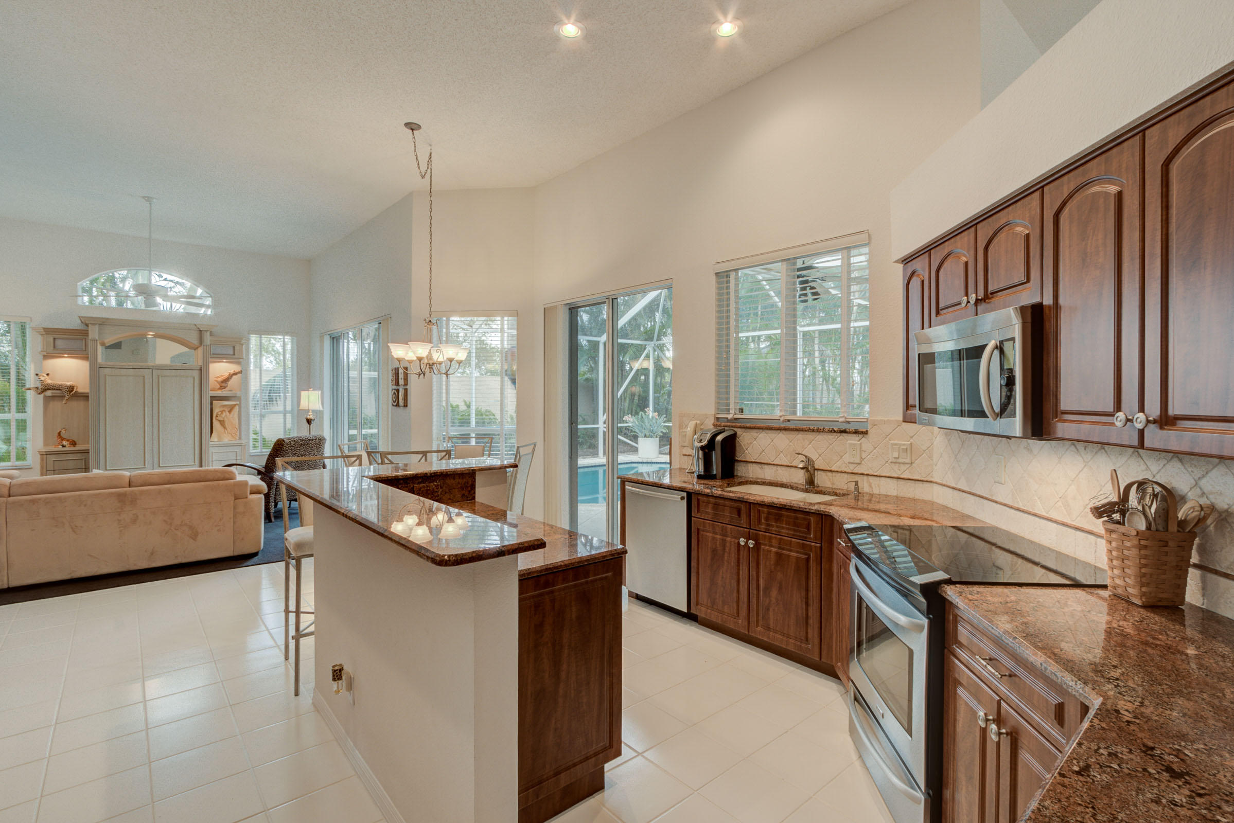 10075 Umberland Place Boca Raton, FL 33428 - Photo 11 of 58 Kitchen
