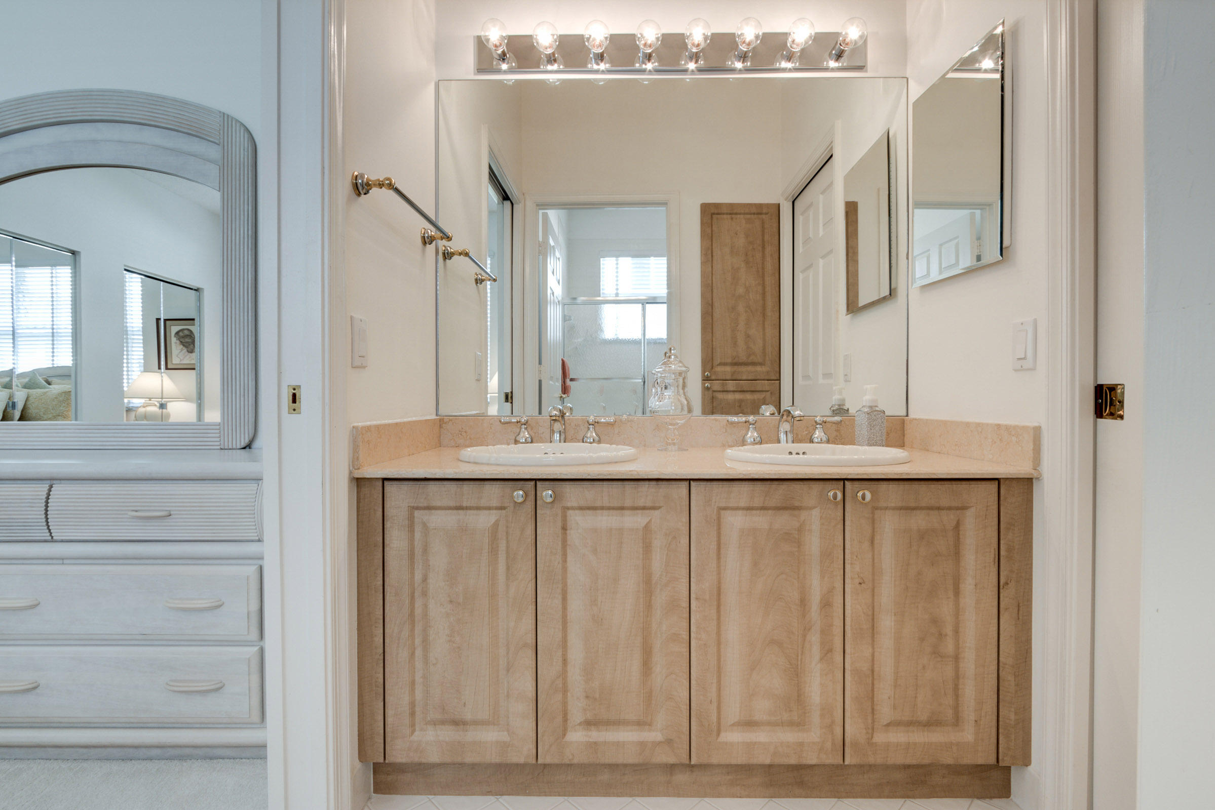 10075 Umberland Place Boca Raton, FL 33428 - Photo 45 of 58 2nd Jack & Jill Bath
