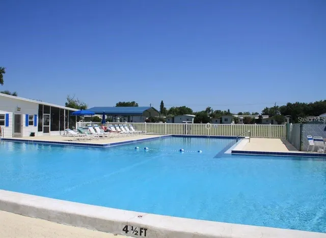 $109,999 | 5316 53rd Avenue East, Unit Q5, Bradenton, FL 34203