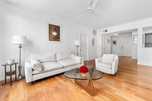 $5,995 | 54 Rainey Street, Unit 1018, Austin, TX 78701