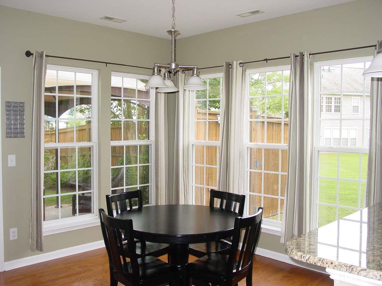 7724 Jackson Dane Drive Raleigh, NC 27613 - Photo 7 of 25 Light and bright breakfast room