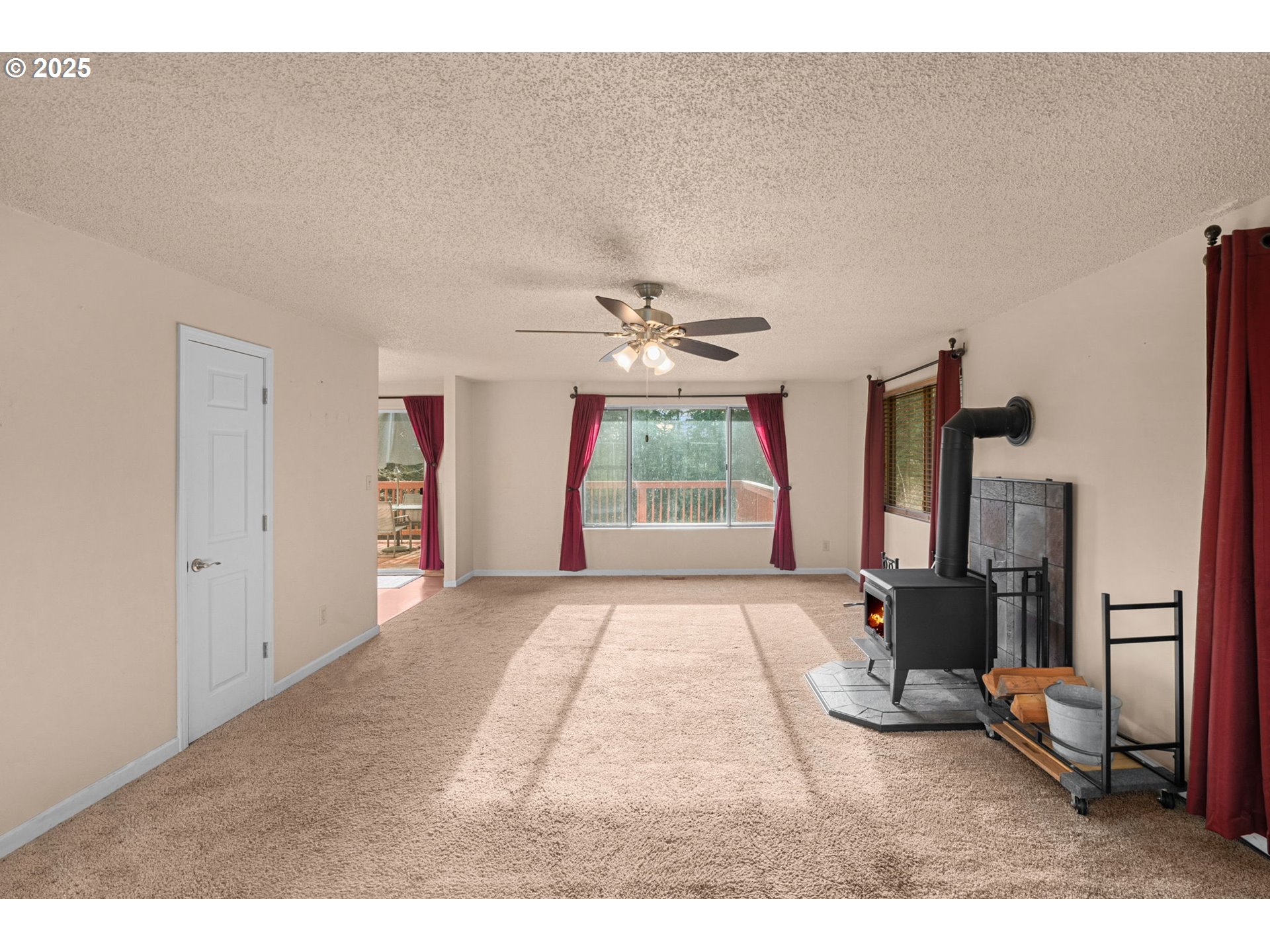 32198 Cater Road Warren, OR 97053 - Photo 33 of 48 a view of a livingroom with furniture and a window