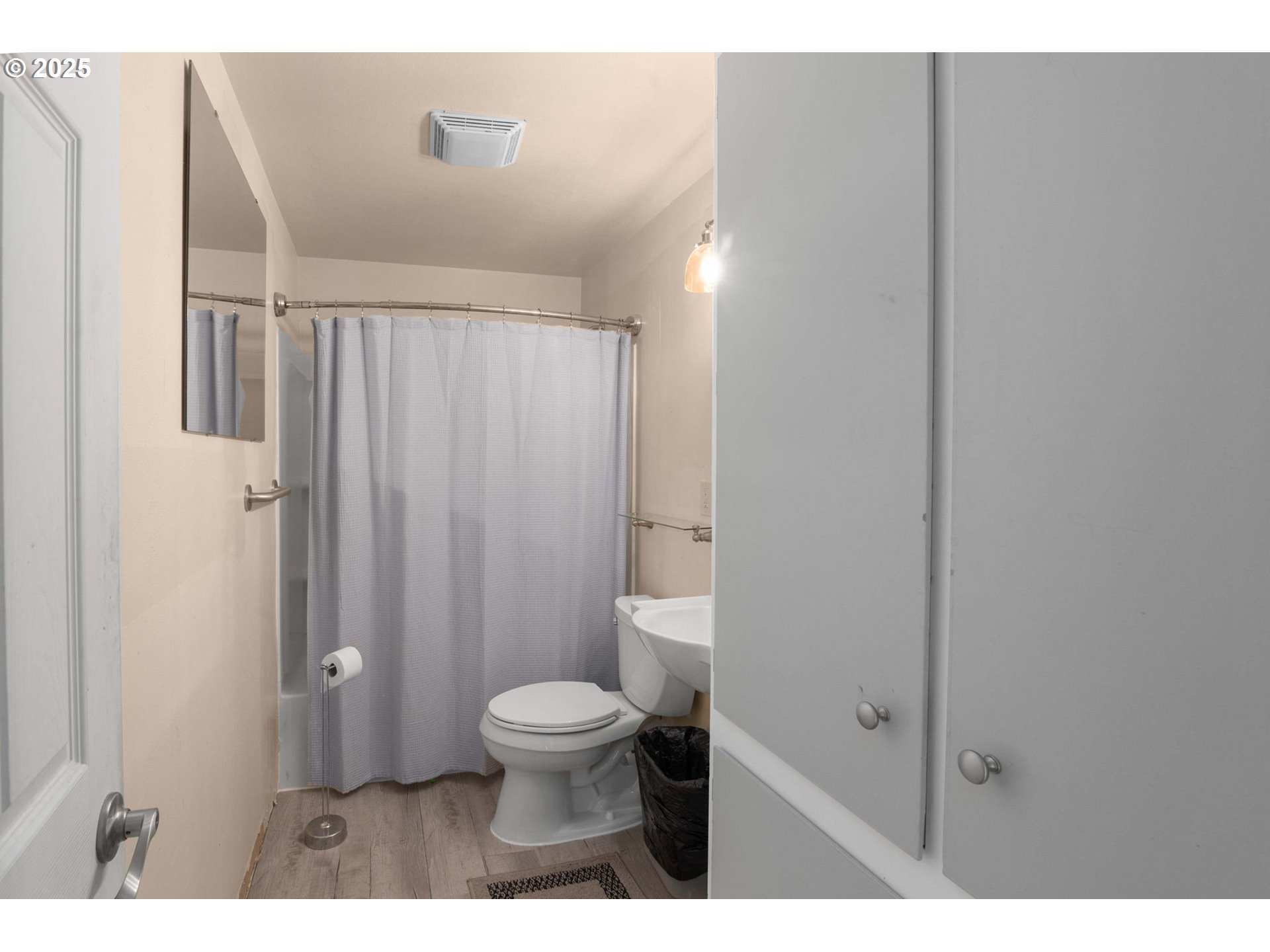 32198 Cater Road Warren, OR 97053 - Photo 37 of 48 a bathroom with a toilet a sink and shower