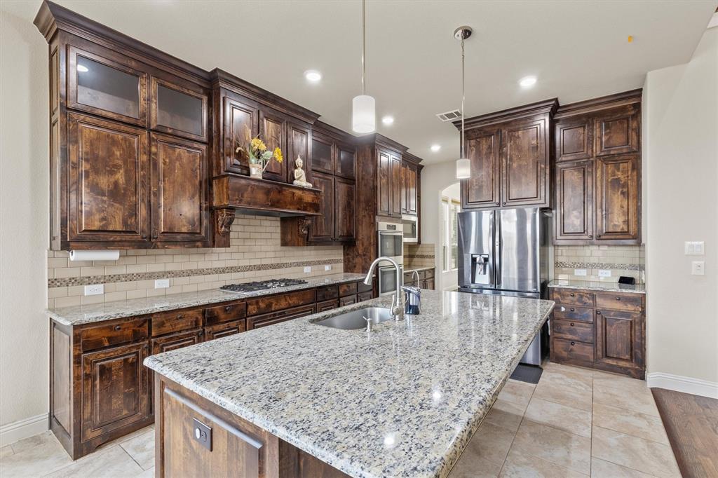 10611 Ferdinand View Frisco, TX 75035 - Photo 9 of 40