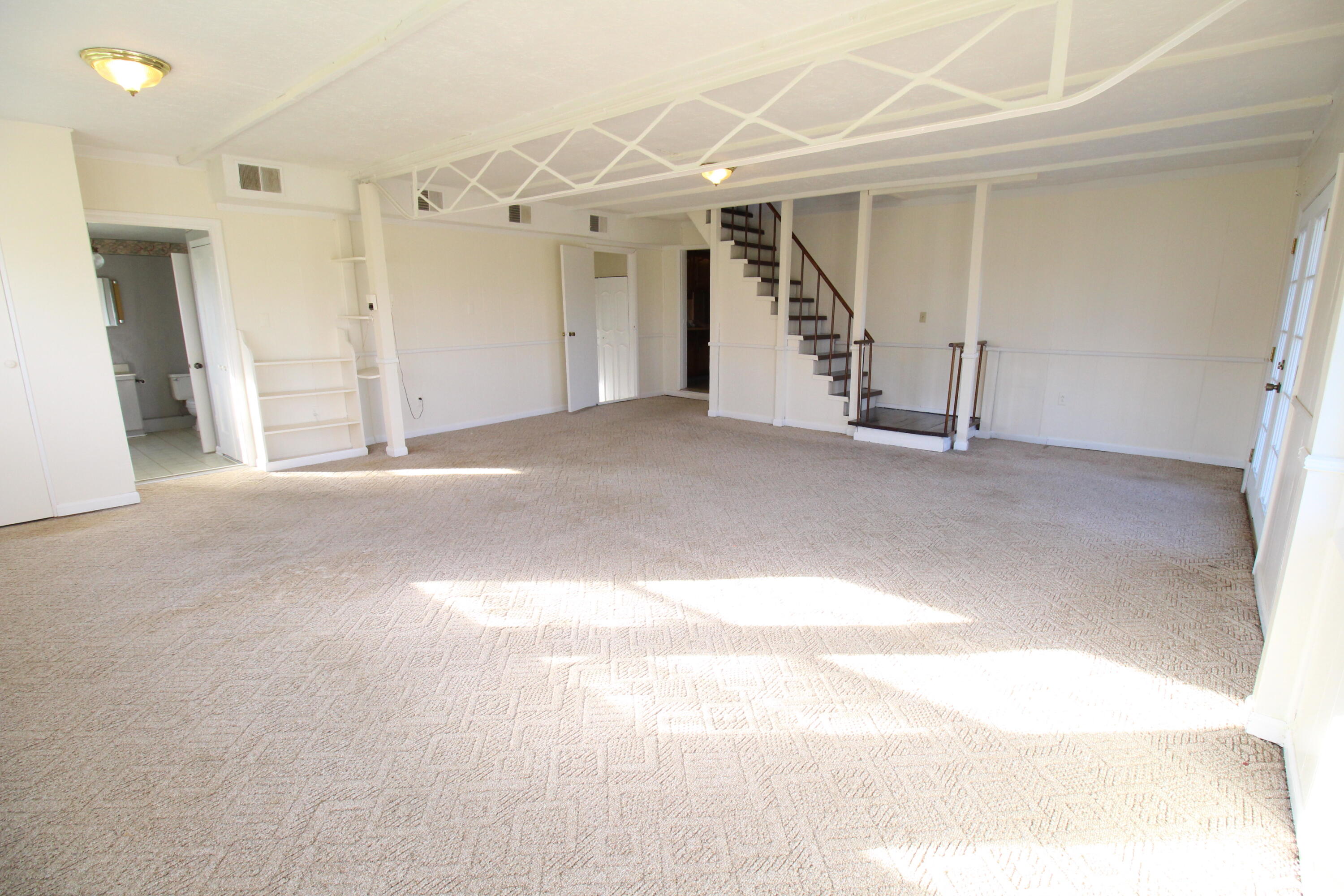 285 Compton Road Jeffersonville, KY 40337 - Photo 6 of 41 Family Room