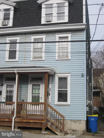 a view of a house and outdoor space