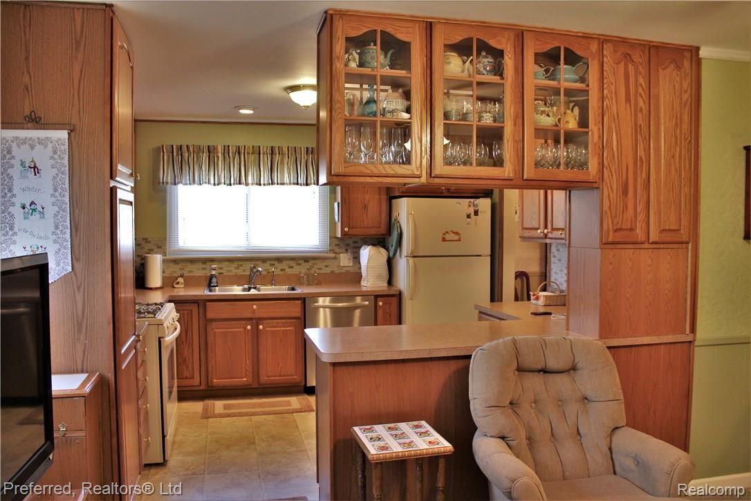 43302 Barchester Road Canton, MI 48187 - Photo 10 of 29 IMG_0859.JPG