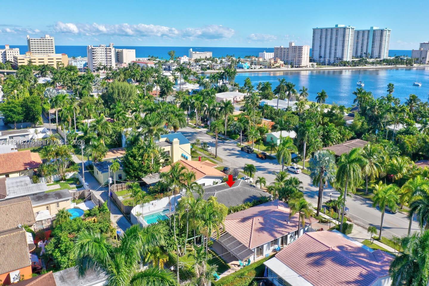 825 Harrison Street Hollywood, FL 33019 - Photo 35 of 37 a view of a city from a yard